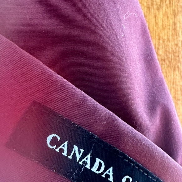 Canada goose  Down Parka in Elderberry. Size Large. Excellent condition. - Picture 3 of 10